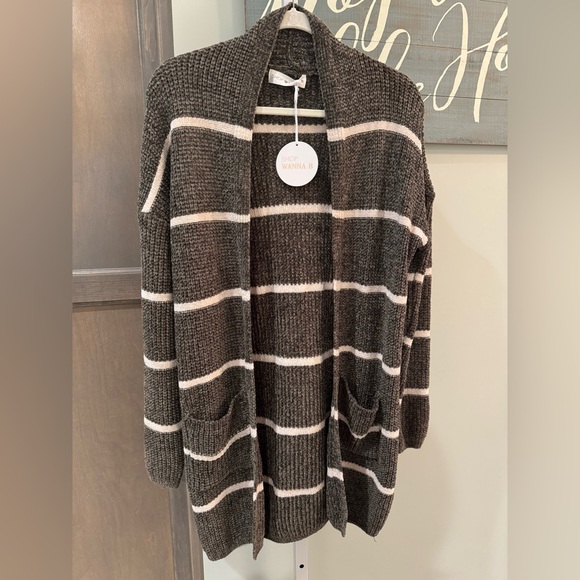 Wanna B open front cardigan boucle knit olive color white stripes size medium - Picture 2 of 4